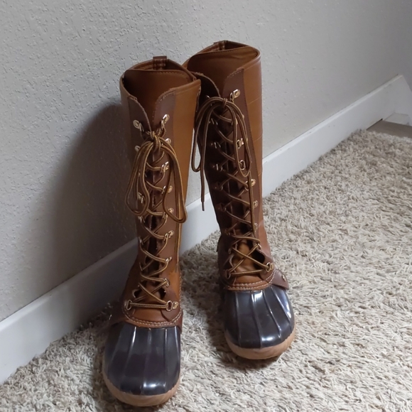 Boots - Picture 1 of 3